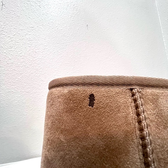 UGG BOOTS - Picture 3 of 7